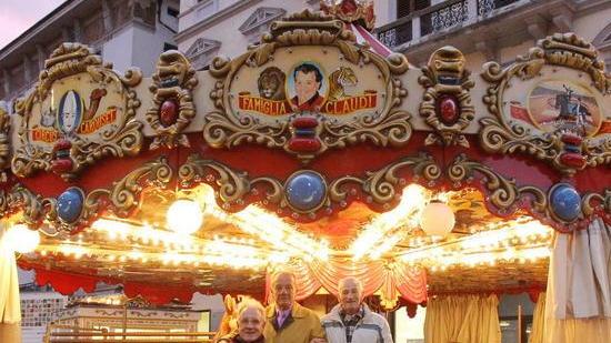 Il Gambrinus ora fa il pieno di negozi