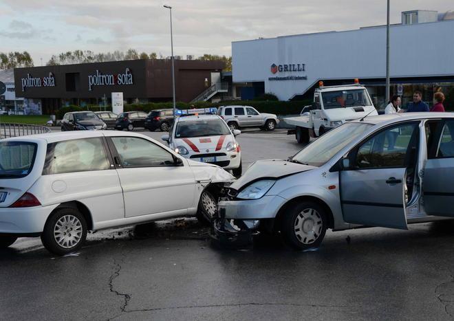Dopo l’incidente si sente male, soccorso