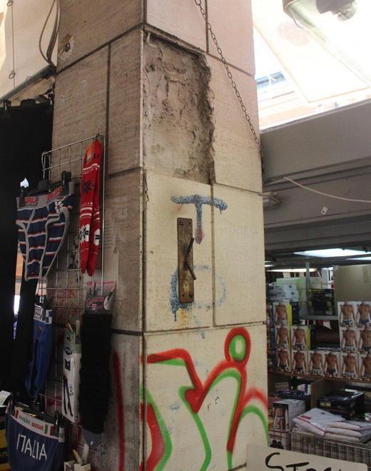 «Trascurati i portici del mercato» 