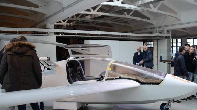 Pontedera tiene a battesimo il nuovo idrovolante