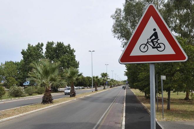 Senso unico al secco per la pista ciclabile: ma solo d’inverno 