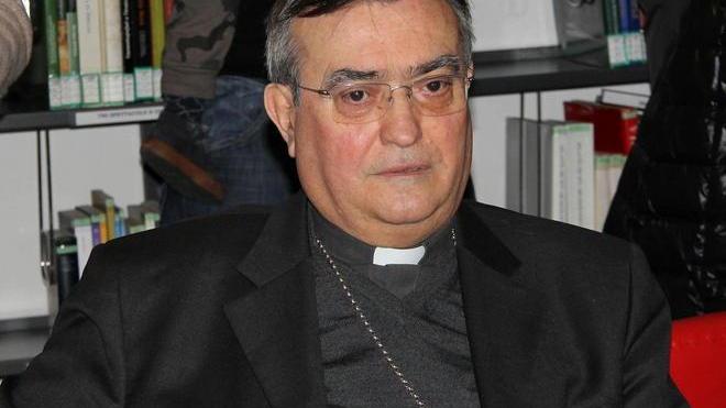 Il vescovo FrancoAgostinelli tuona contro la violenza sulle donne