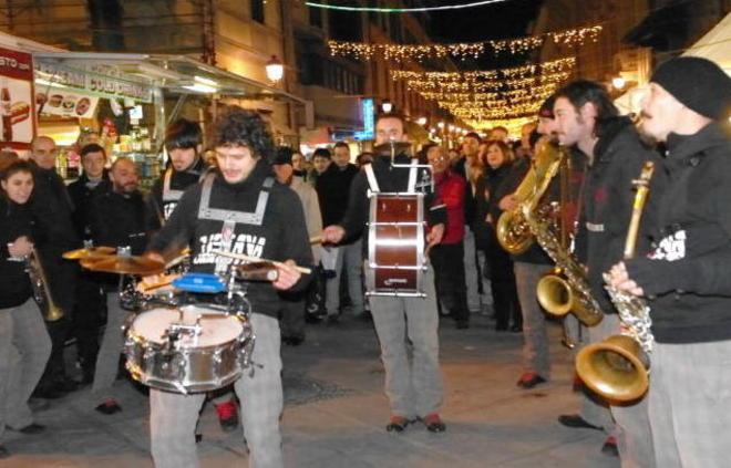 Serata di musica, shopping e mostre 