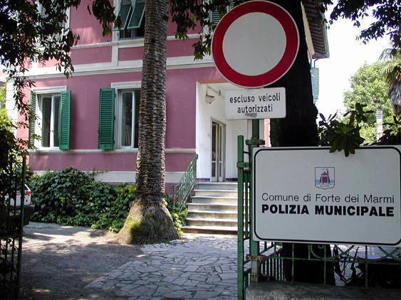 Dimezzato il valore della sede dei vigili all’asta del Comune