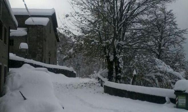 Oggi ritornerà la neve Ancora strade bloccate