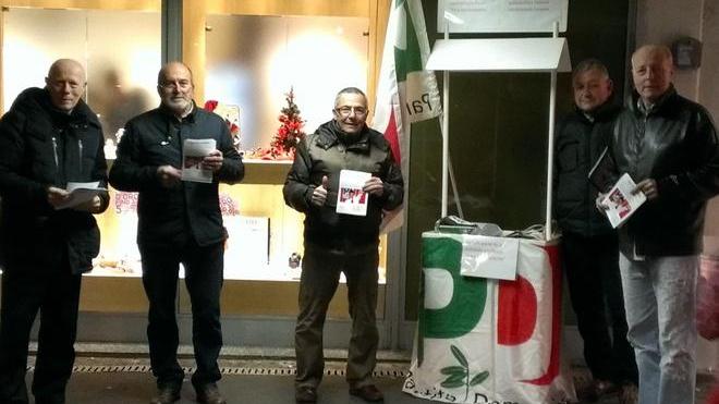 Volantinaggio di “Fare per cambiare”
