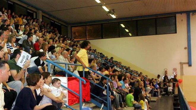 Rubano negli spogliatoi durante la partita di basket
