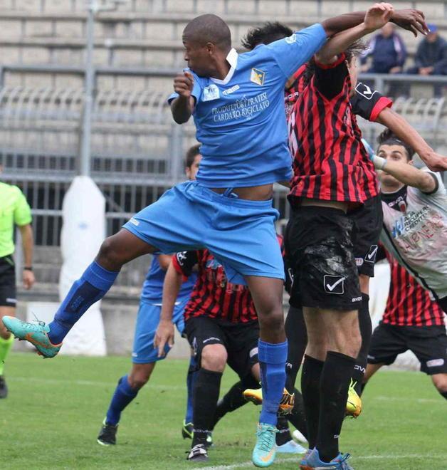 Napoli, segnali di pace «Il mio cuore è a Prato» 