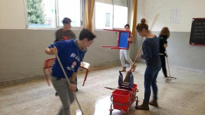 Aule sporche e impianti non a norma, protestano gli studenti