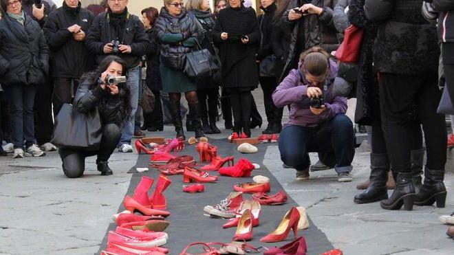L’omaggio alle vittime della violenza