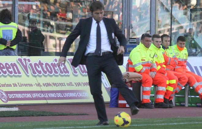 Conte svela il segreto e abbraccia Luci 