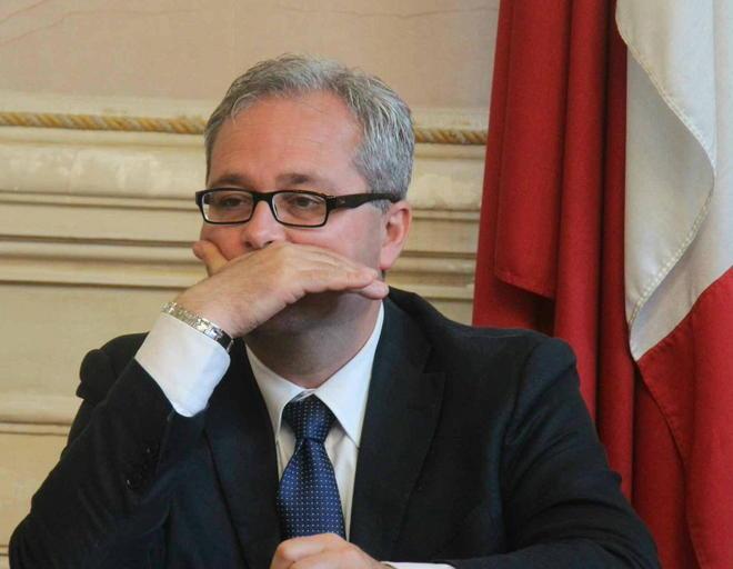 «La vertenza fuori dalle istituzioni» 