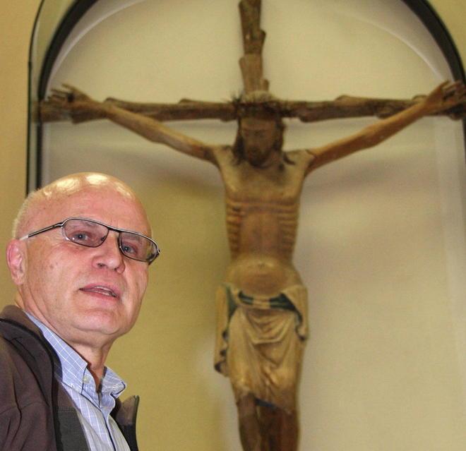Caccia al vandalo che odia i crocifissi 