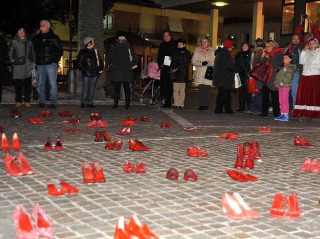 «Noi come Francesca», donne in piazza 