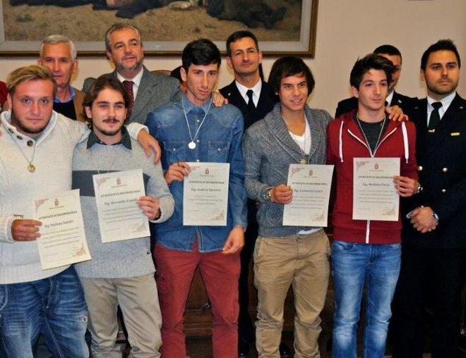 Un premio ai cinque “bagnini dell’anno” 