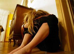 Coltello alla gola del padre Condannato per direttissima a 6 mesi 