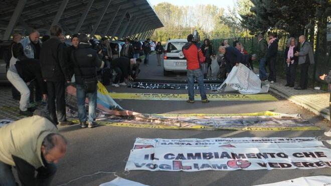 Strage, è scontro duro sui familiari parti civili