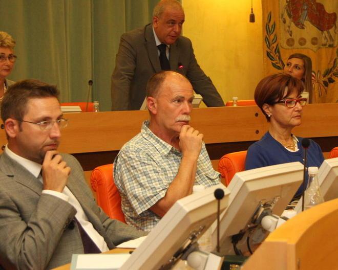 Prato, cinese nelle scuole, via libera dal consiglio provinciale 