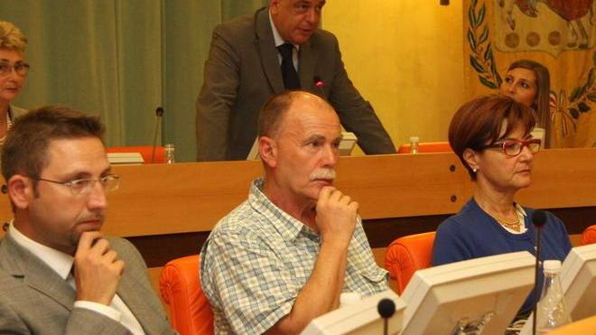 Prato, cinese nelle scuole, via libera dal consiglio provinciale