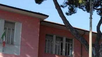 I ladri vanno a scuola e rubano i soldi delle merendine
