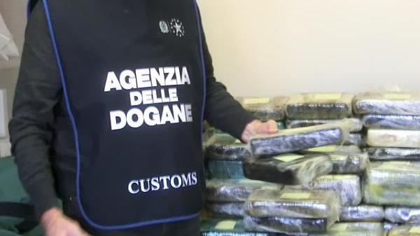 Cagliari, maxisequestro di cocaina: 200 chili in un container nella stessa nave di Luna Rossa 