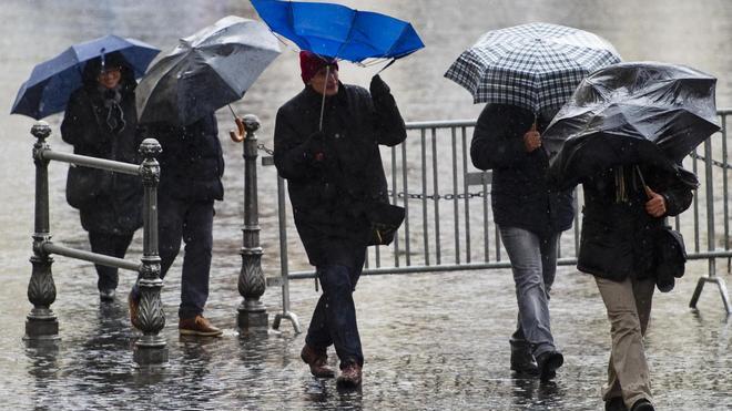 Primo maggio con l'ombrello, in Sardegna rischio pioggia