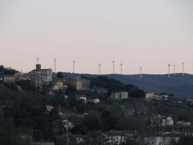 «No a quel cimitero eolico che rovina il borgo» 