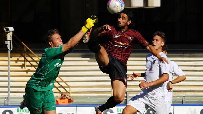 Pisa-Salernitana: giovani contro anziani