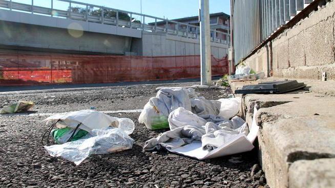 Cantiere bloccato e sporco ovunque Rabbia in via Pisano