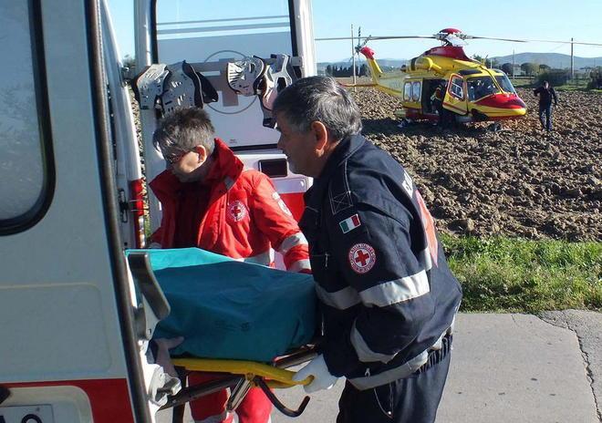 Tre feriti in uno scontro al bivio di Casalappi 
