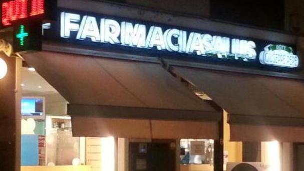 Assalta due farmacie in 15 minuti