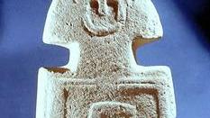 Una “vetrina” della città con le statue stele