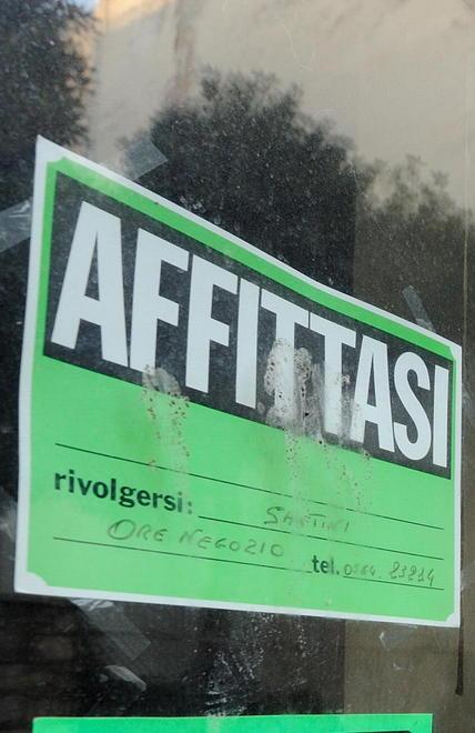 Commercio ko, persi 75 negozi in 10 mesi 