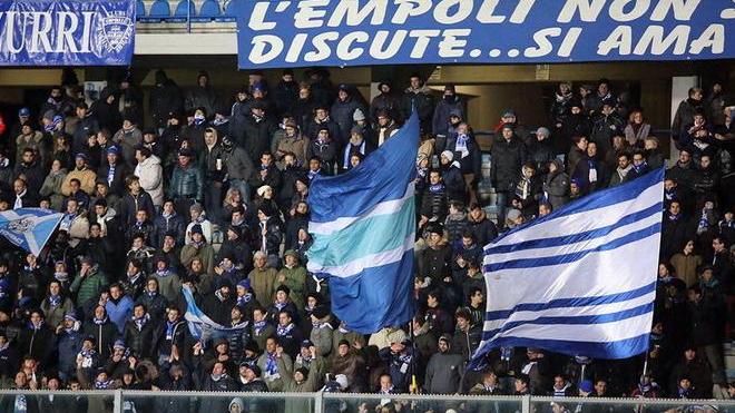 Tafferugli fra le tifoserie a fine partita