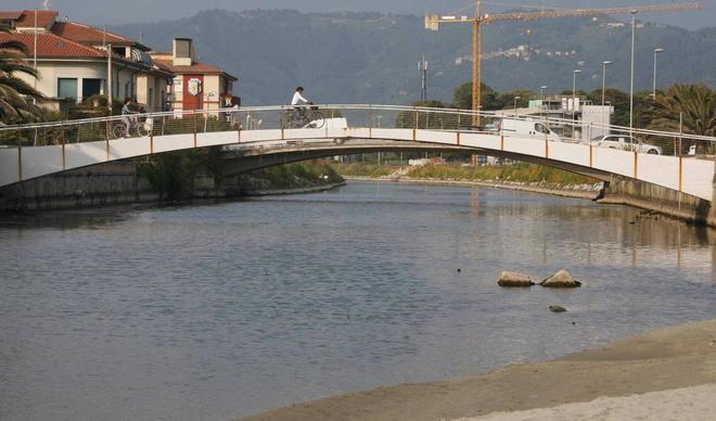 Mare sporco: Arpat boccia Lido di Camaiore e Pietrasanta 