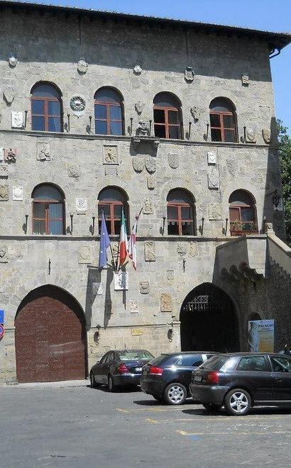 Il mistero del “buco” Scontro di cifre sul debito comunale 