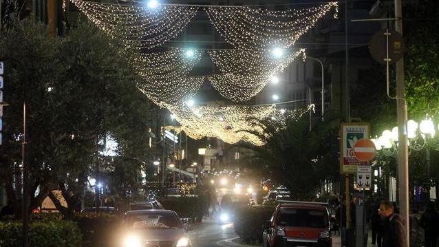 Albero acceso: scatta l’operazione Natale