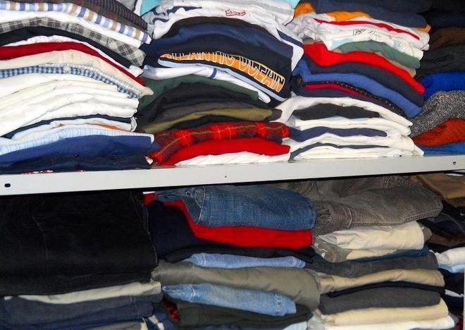 Aumentano i nuovi poveri, lunghe le file alla Caritas