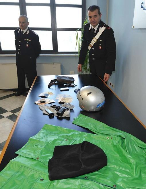 Tradito dalle scarpe e dal nastro isolante Domani la convalida 