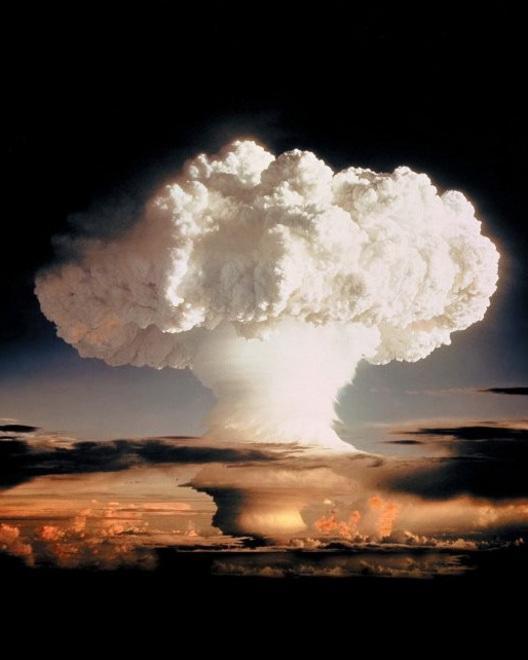 Il mondo libero dal nucleare La mostra “Senzatomica”