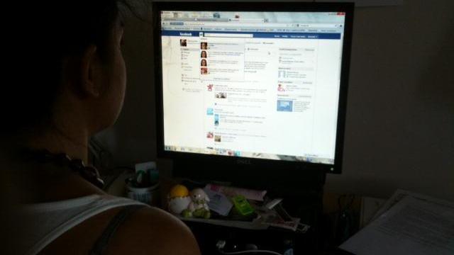 Adesca una giovane su Facebook e poi cerca di violentarla