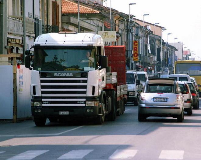 Alcol e permessi: maxi multe ai locali della Darsena di Viareggio 