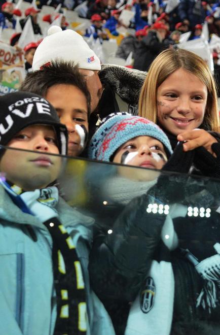 «I cori dei bambini? Colpa dei loro tutor che sono stati zitti» 