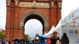 La Vespa-biga che si guida in piedi