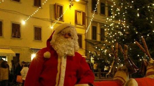 La luminaria c’è ma il forte vento rinvia l’accensione
