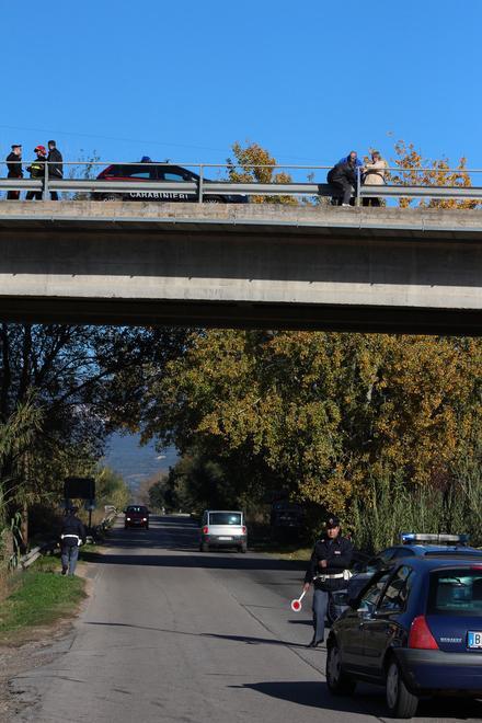Non ha un lavoro per sfamare moglie e figli, tenta il suicidio 