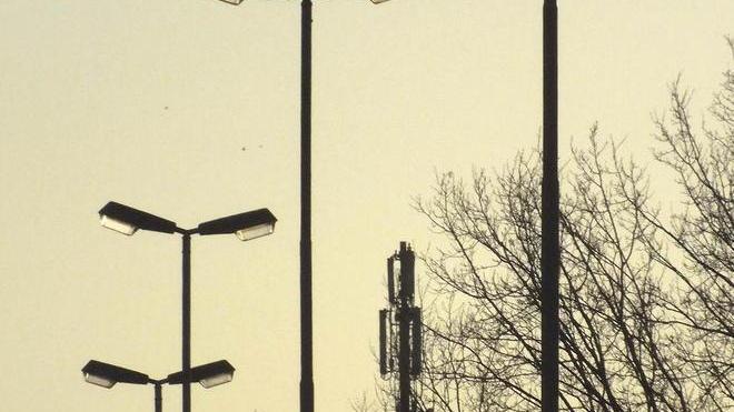 Pannelli solari montati all’ombra: il Comune deve rifare i lavori