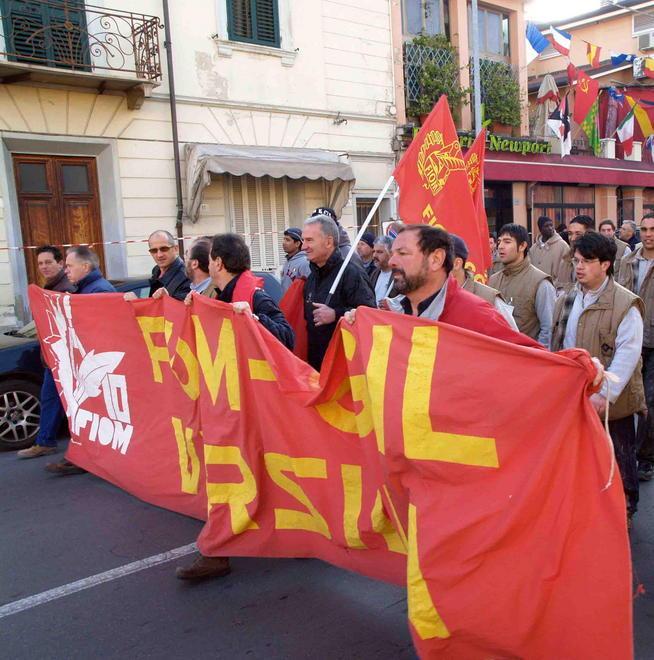 Niente tredicesima a dicembre per centinaia di lavoratori 