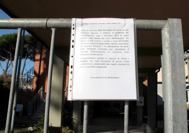 Studenti al freddo: sciopero al liceo 