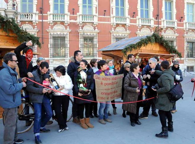 Arte, cibo e antiquariato A spasso per il mercatino